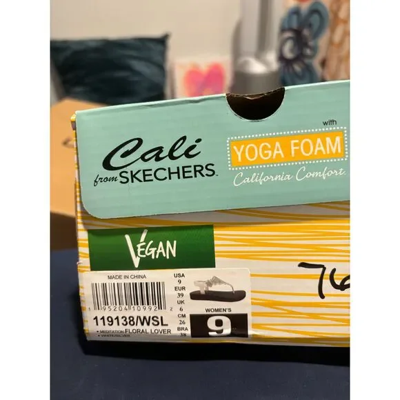 Cali from Sketchers / Yoga Foam Floral Lover Sandals / Sparkly Dressy Sandals - Picture 3 of 8